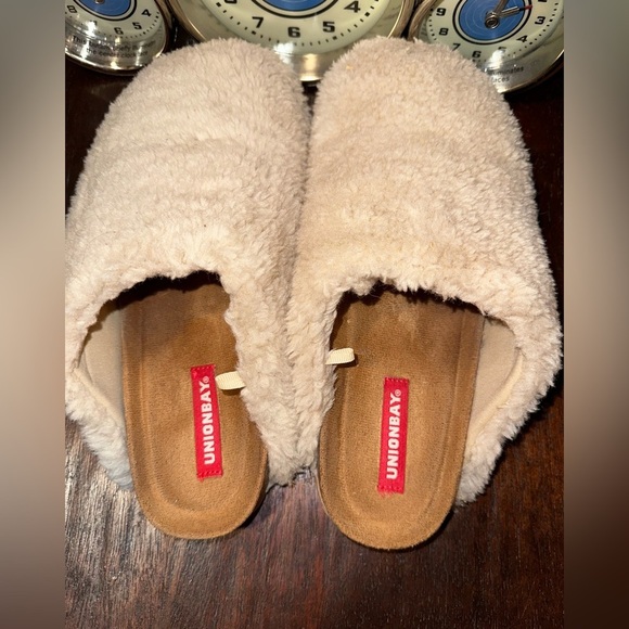 Euc Union-bay cream fleece slipper shoes Sz 9 - Picture 4 of 6